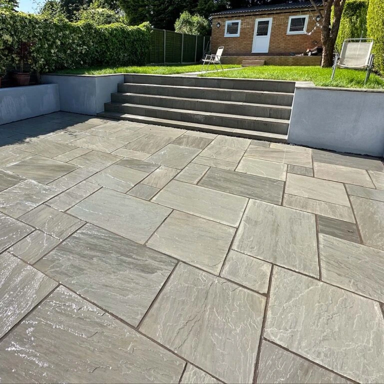 Kandla grey riven patio kit Kandla grey riven patio kit