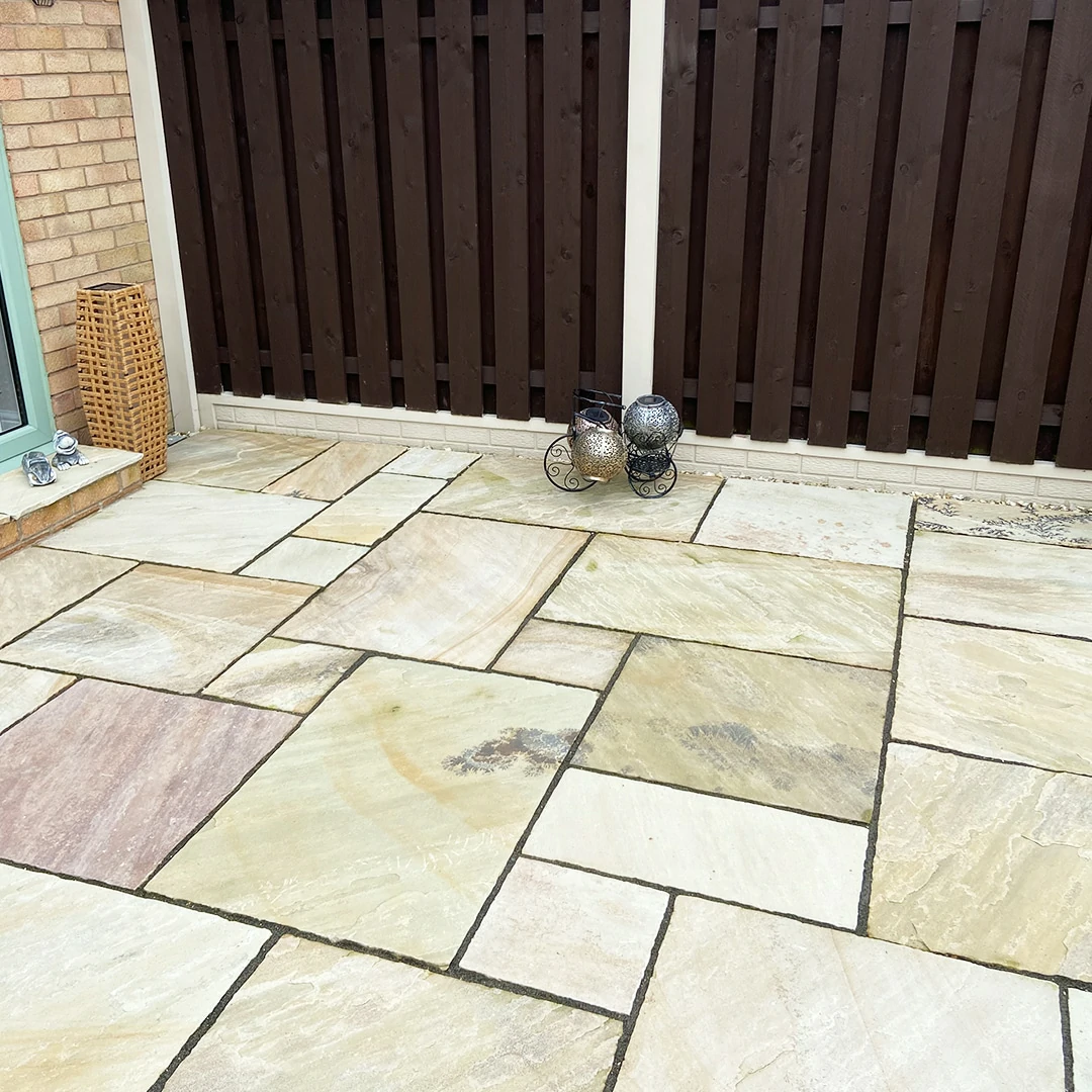 Fossil Mint Indian Sandstone Paving Slabs - Riven - Patio Kit - 22mm