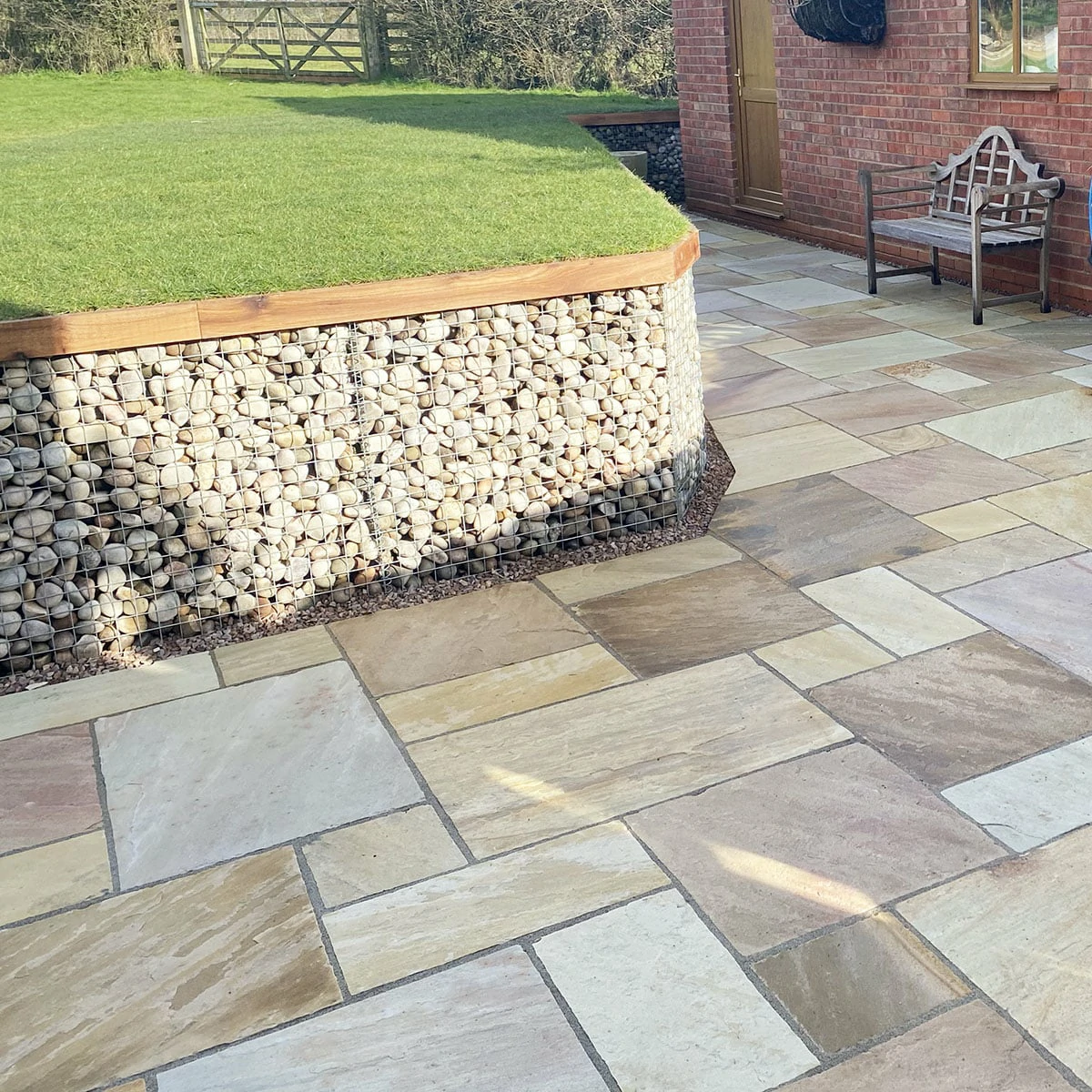Fossil Mint Indian Sandstone Paving Slabs - Riven - Patio Kit - 22mm
