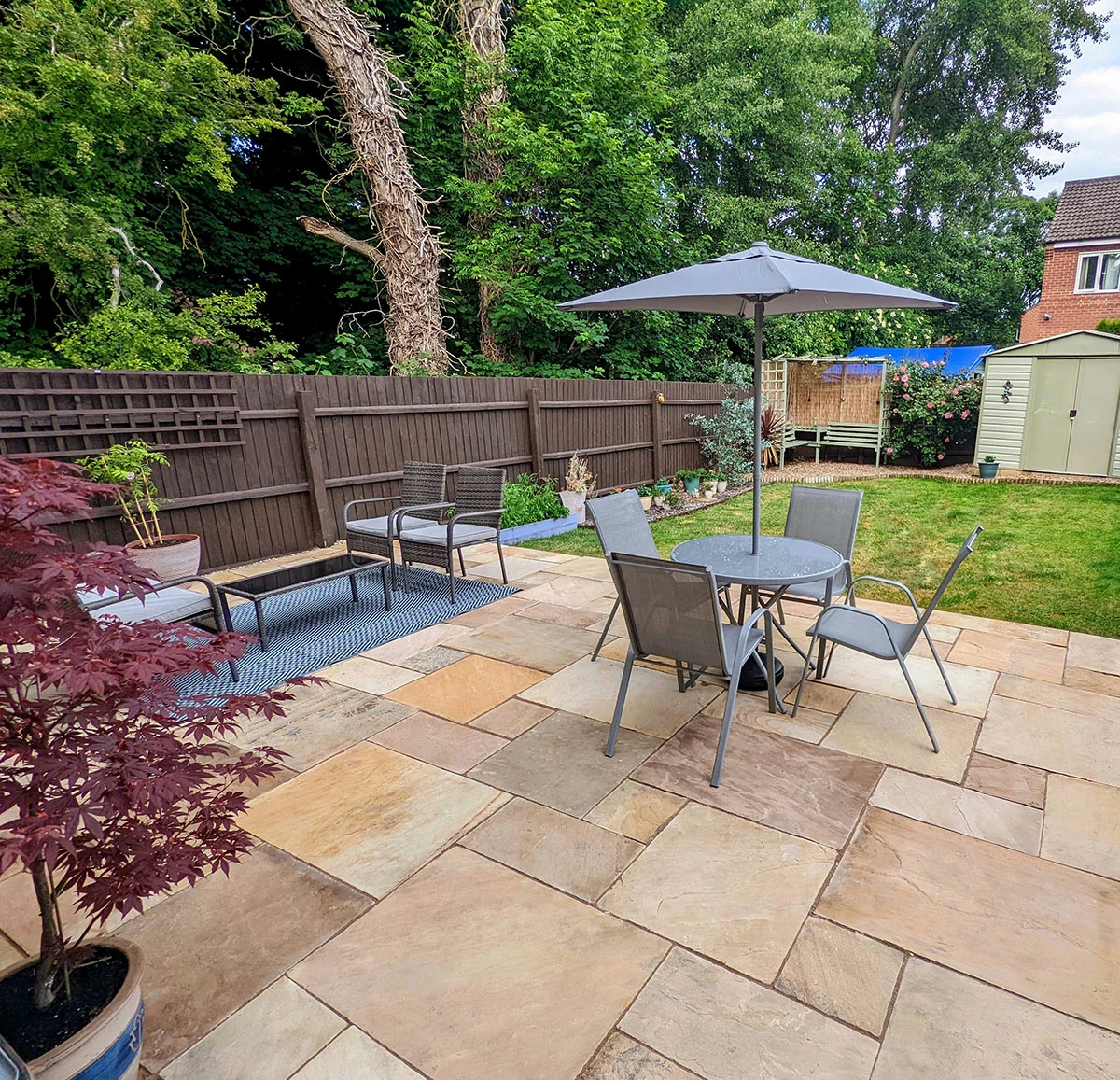 Fossil Mint Indian Sandstone Paving Slabs - Riven - Patio Kit - 22mm