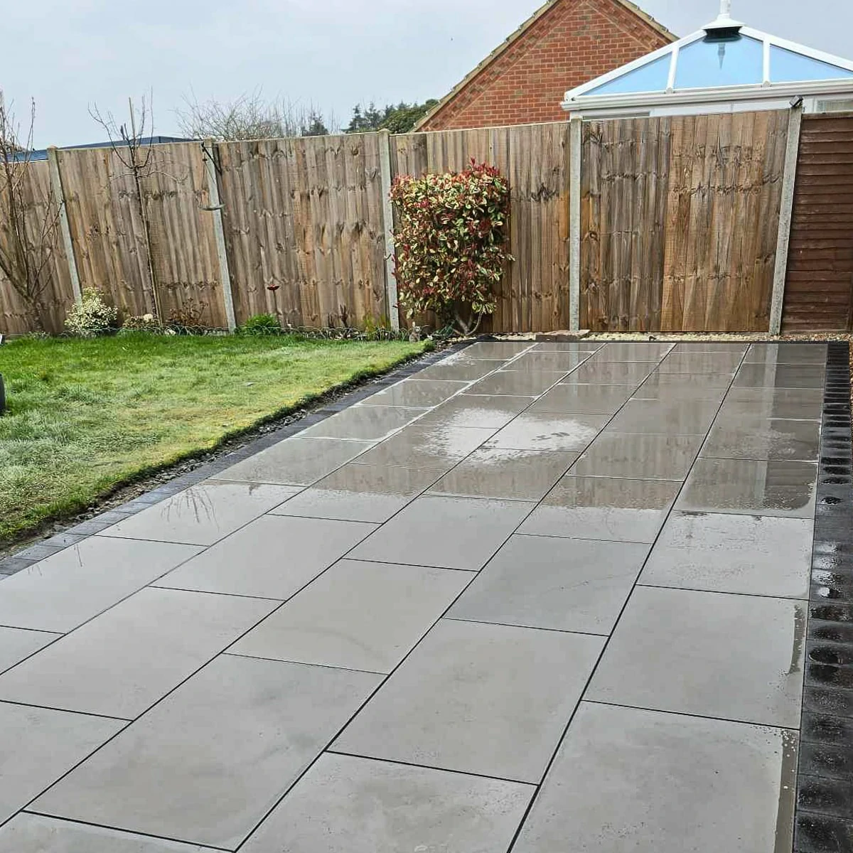 Kandla Grey Indian Sandstone Paving Slabs - Sawn &amp; Honed - 600x900 - 20mm