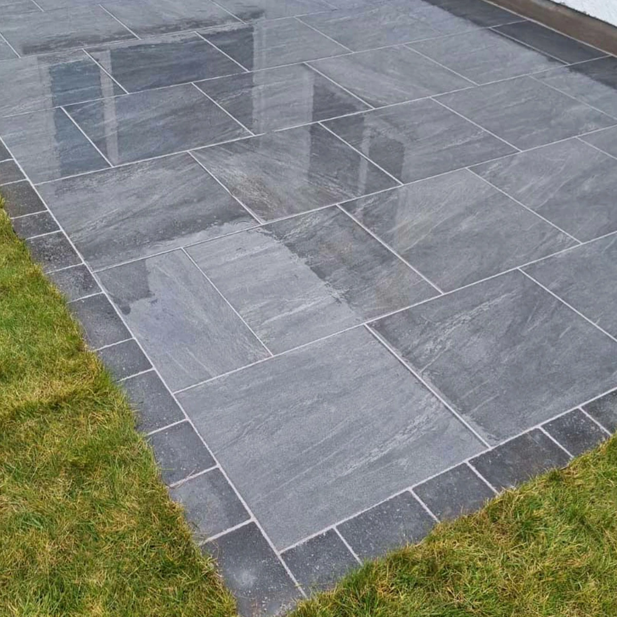 Nero Outdoor Porcelain Paving Tiles - 600x600 - 20mm