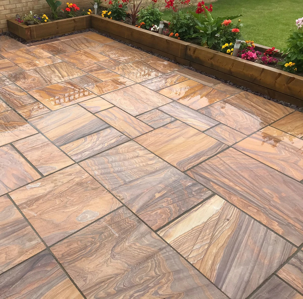 Rainbow Indian Sandstone Paving Slabs - Sawn & Honed - Patio Kit - 22mm