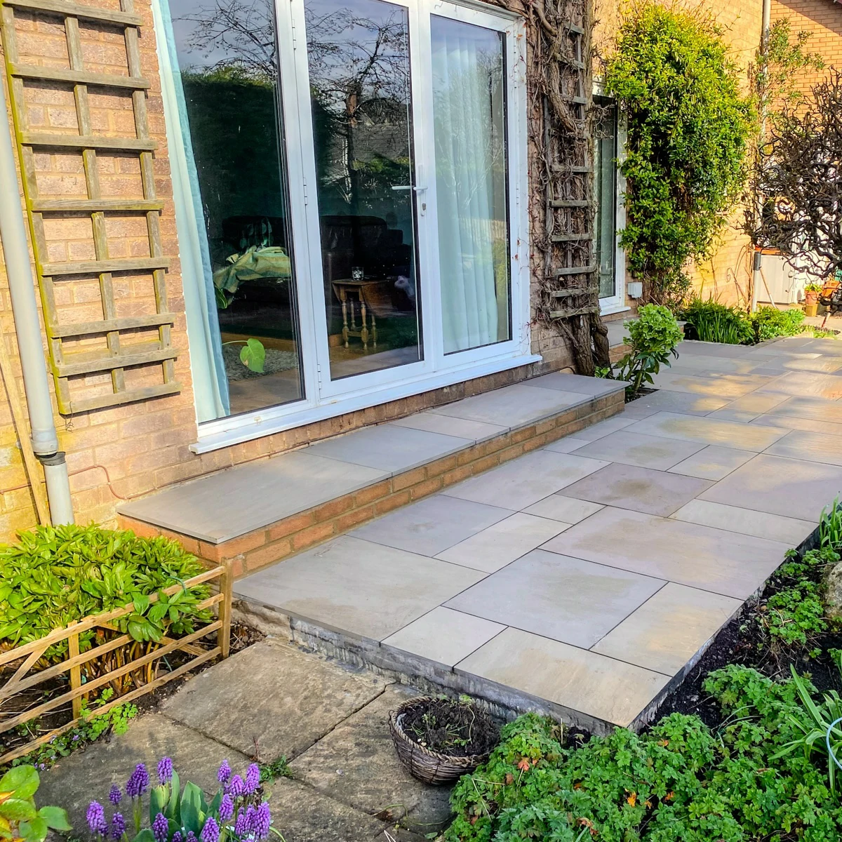 Raj Green Outdoor Porcelain Paving Tiles - Patio Kit - 20mm