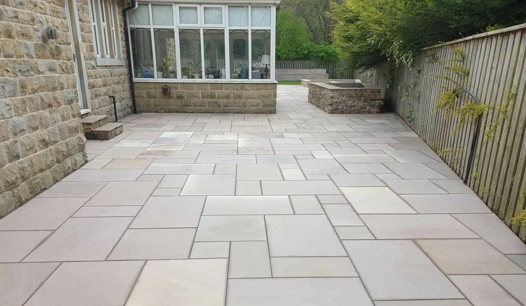Raj Green Indian Sandstone Paving Slabs - Sawn & Honed - Patio Kit - 20mm