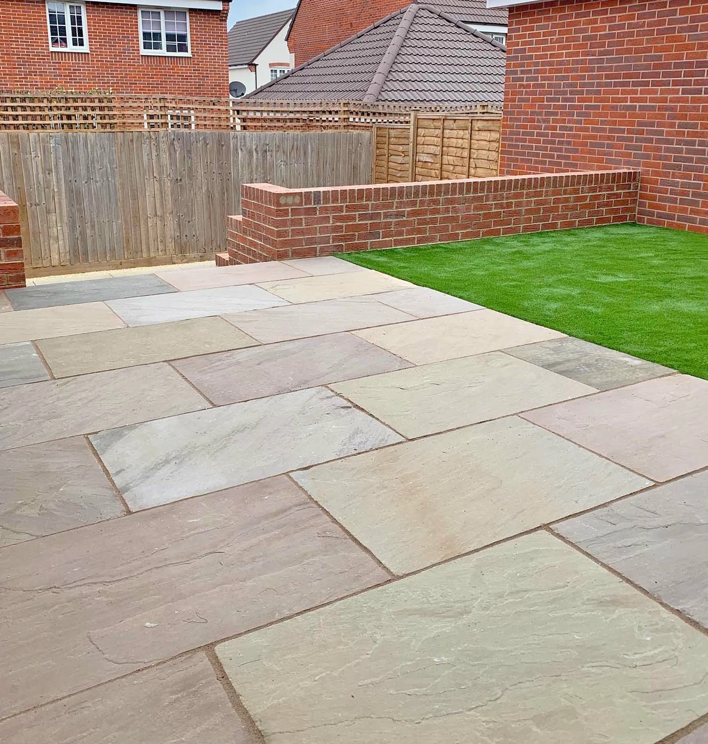 Raj Green Indian Sandstone Paving Slabs – Tumbled – 290x290 – 22mm