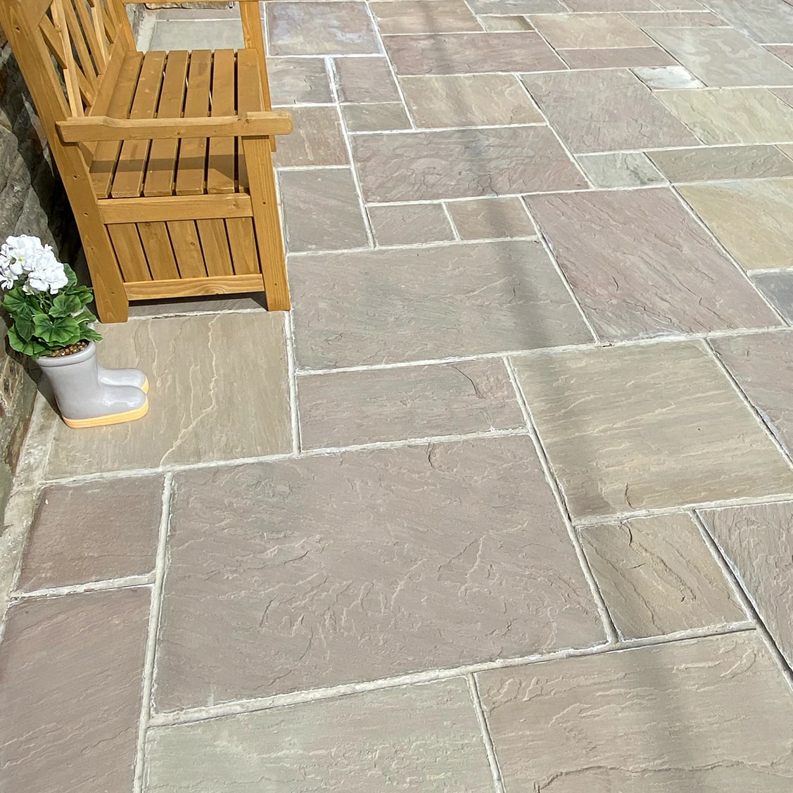 Raj Green Indian Sandstone Paving Slabs - Tumbled - Patio Kit - 22mm