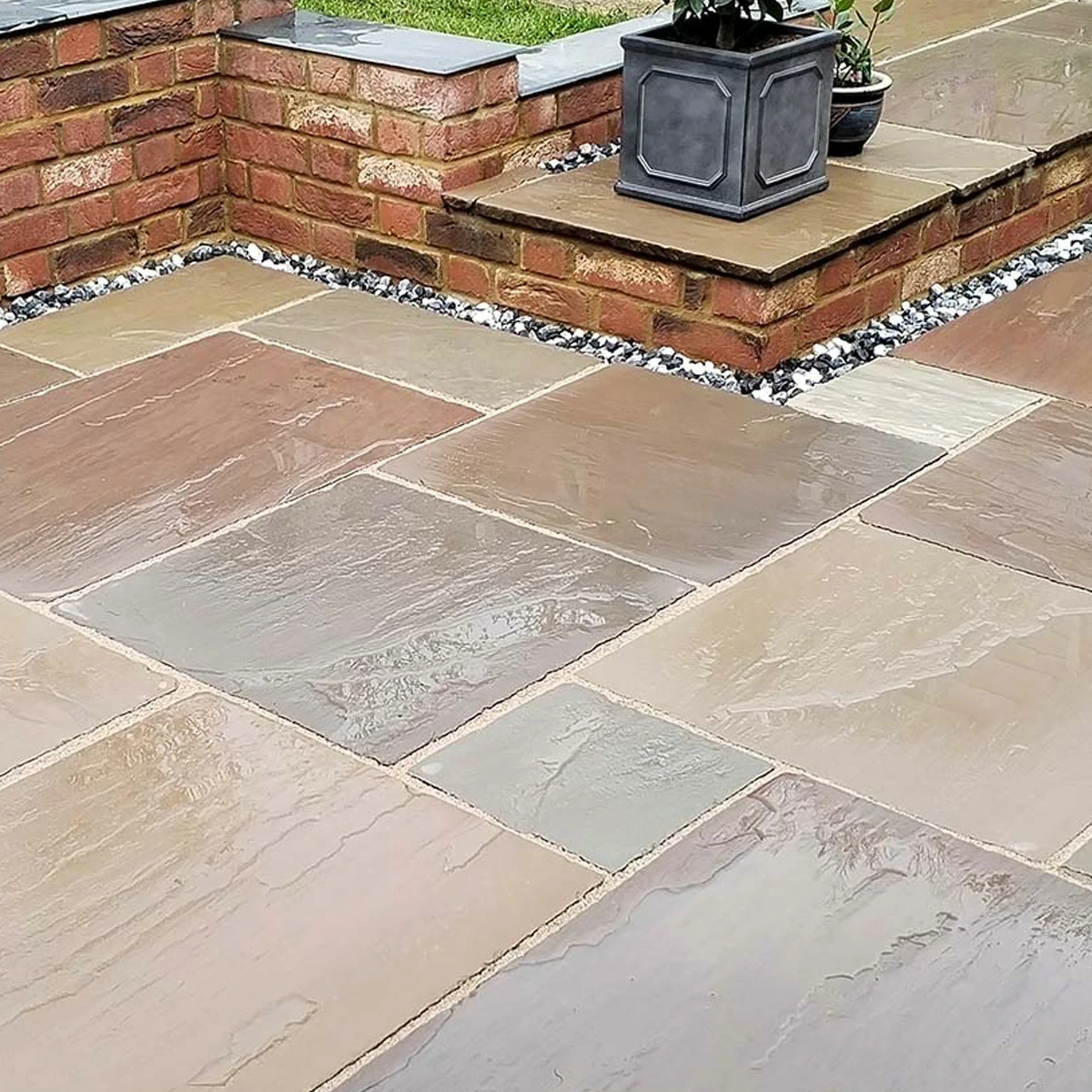 Raj Green Indian Sandstone Paving Slabs - Tumbled - Patio Kit - 22mm