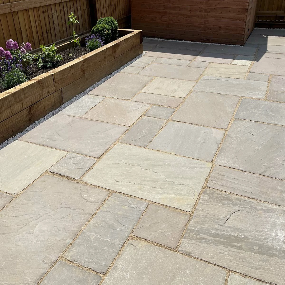 Raj Green Indian Sandstone Paving Slabs - Tumbled - Patio Kit - 22mm
