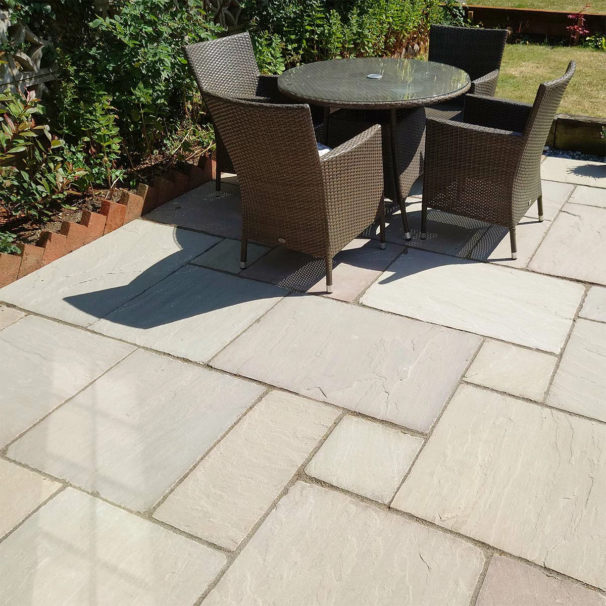 Raj Green Indian Sandstone Paving Slabs - Tumbled - Patio Kit - 22mm