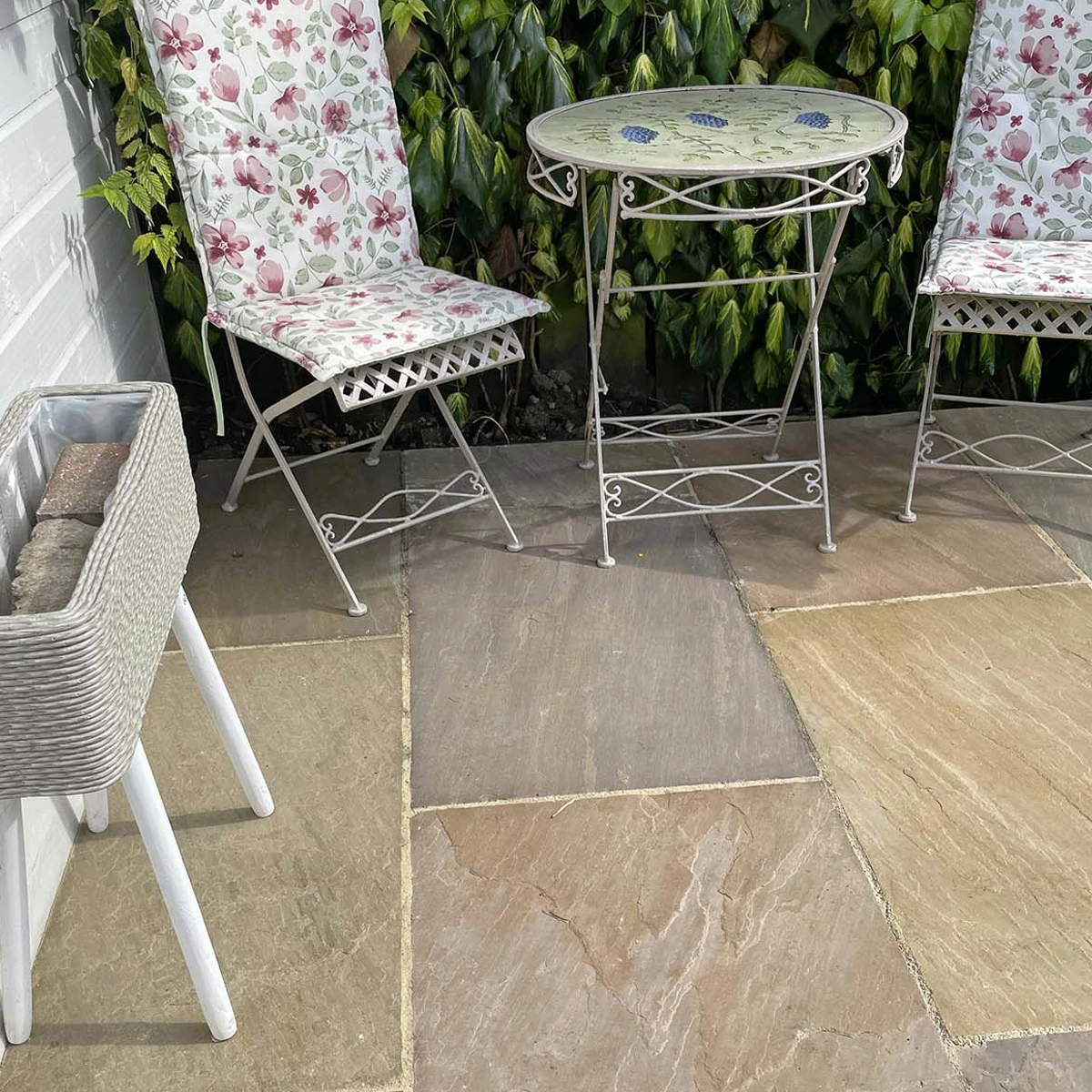 Rippon Buff Indian Sandstone Paving Slabs - Riven - 600x900 - 22mm