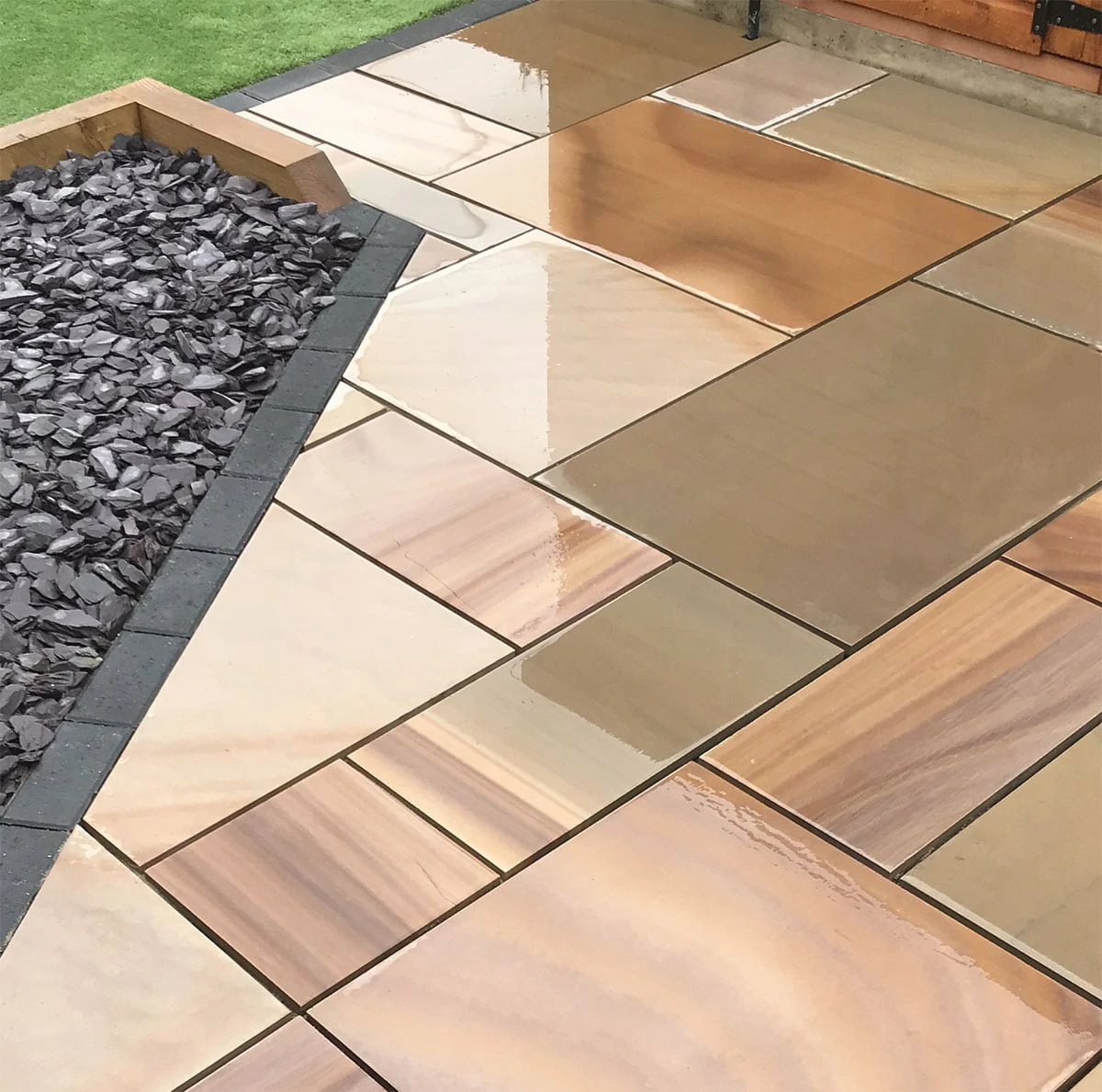 Rippon Buff Indian Sandstone Paving Slabs - Sawn & Honed - Patio Kit - 20mm