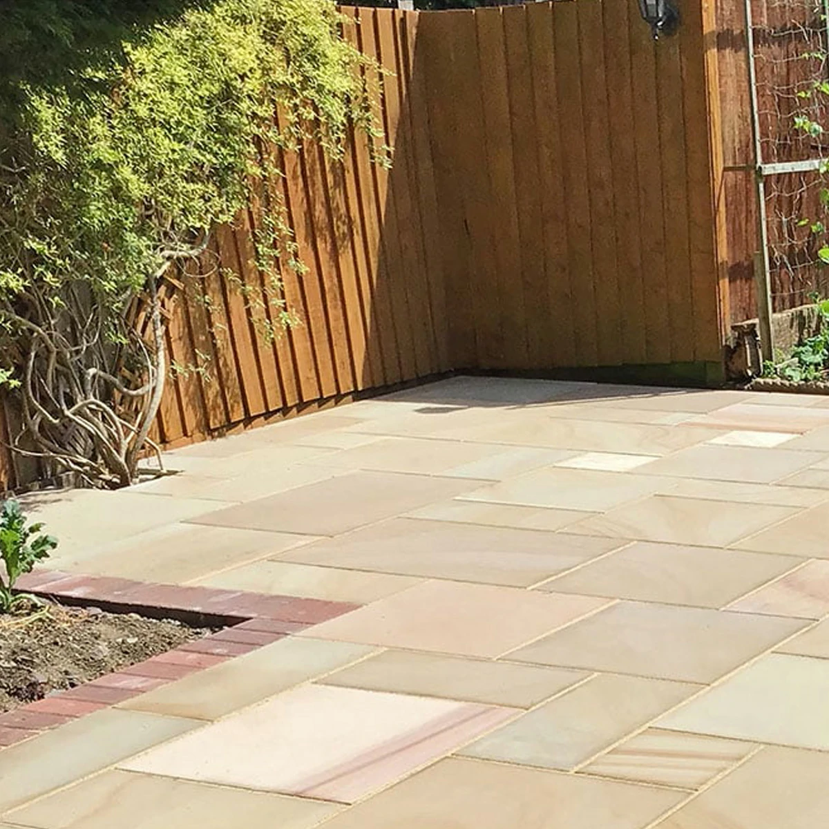 Rippon Buff Indian Sandstone Paving Slabs - Sawn & Honed - Patio Kit - 20mm