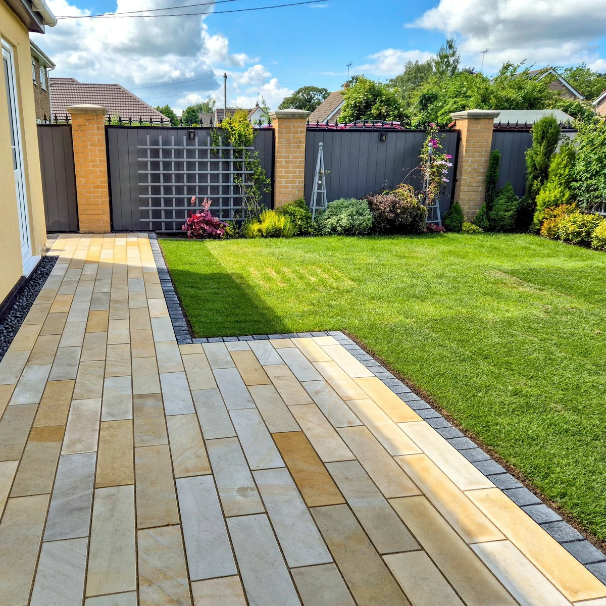 Sawn Mint Indian Sandstone Paving - 600x150 - 20mm