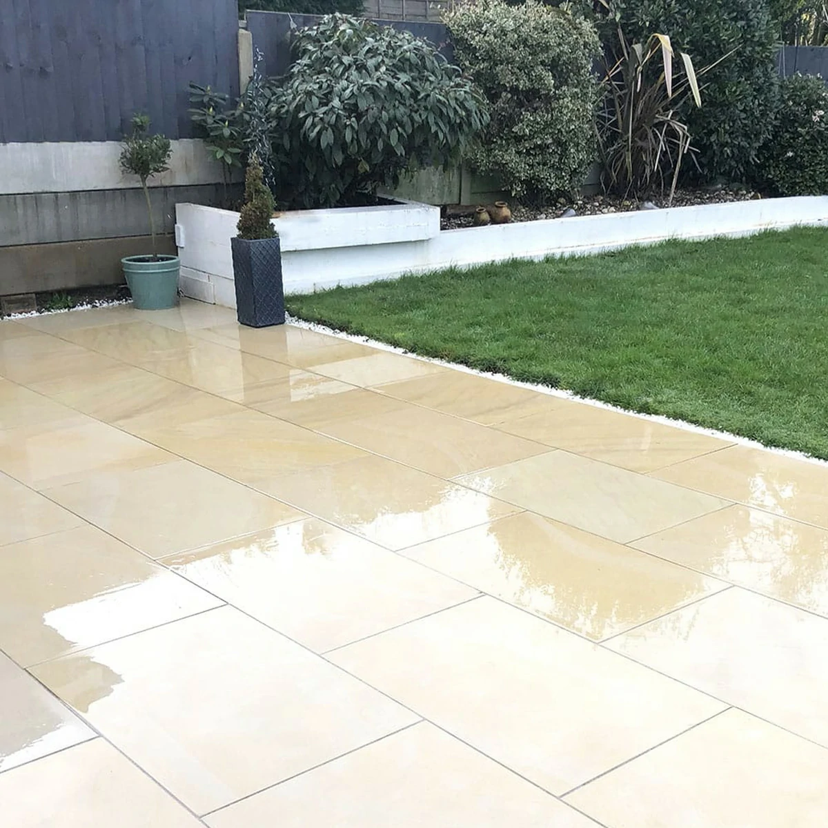 Sawn Mint Indian Sandstone Paving Slabs - 600x900 - 20mm