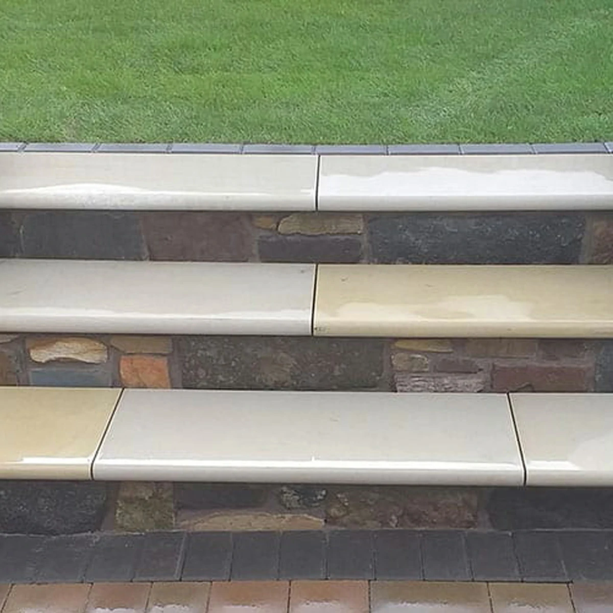 Sawn Mint Indian Sandstone - Sawn & Honed - Bullnose Steps - 900x400 - 40mm