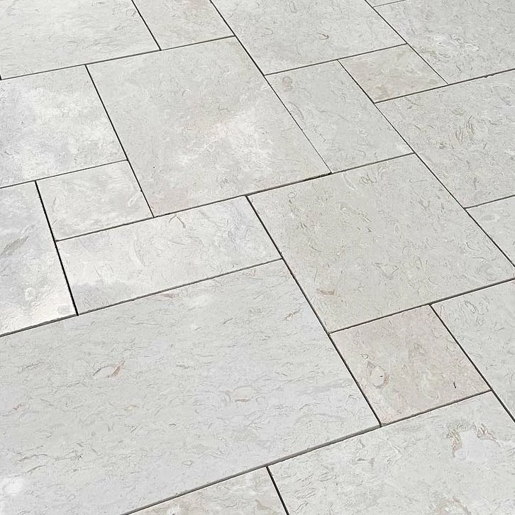 Seashell Travertine Paving Slabs - Tumbled - French Pattern Patio Kit - 30mm