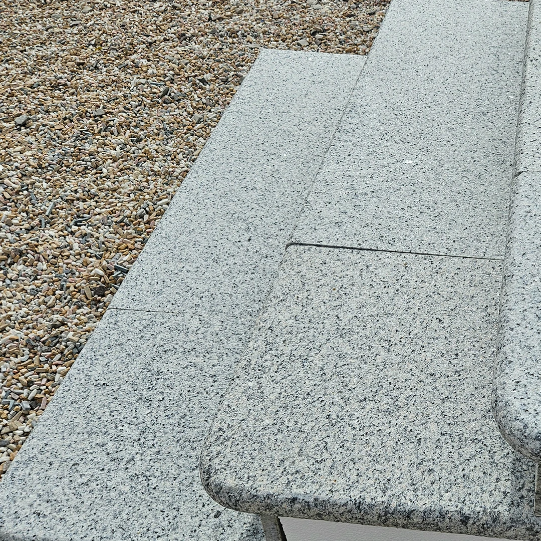 Silver Grey Granite - Bullnose Step Corners - Flamed - 400x400 - 40mm