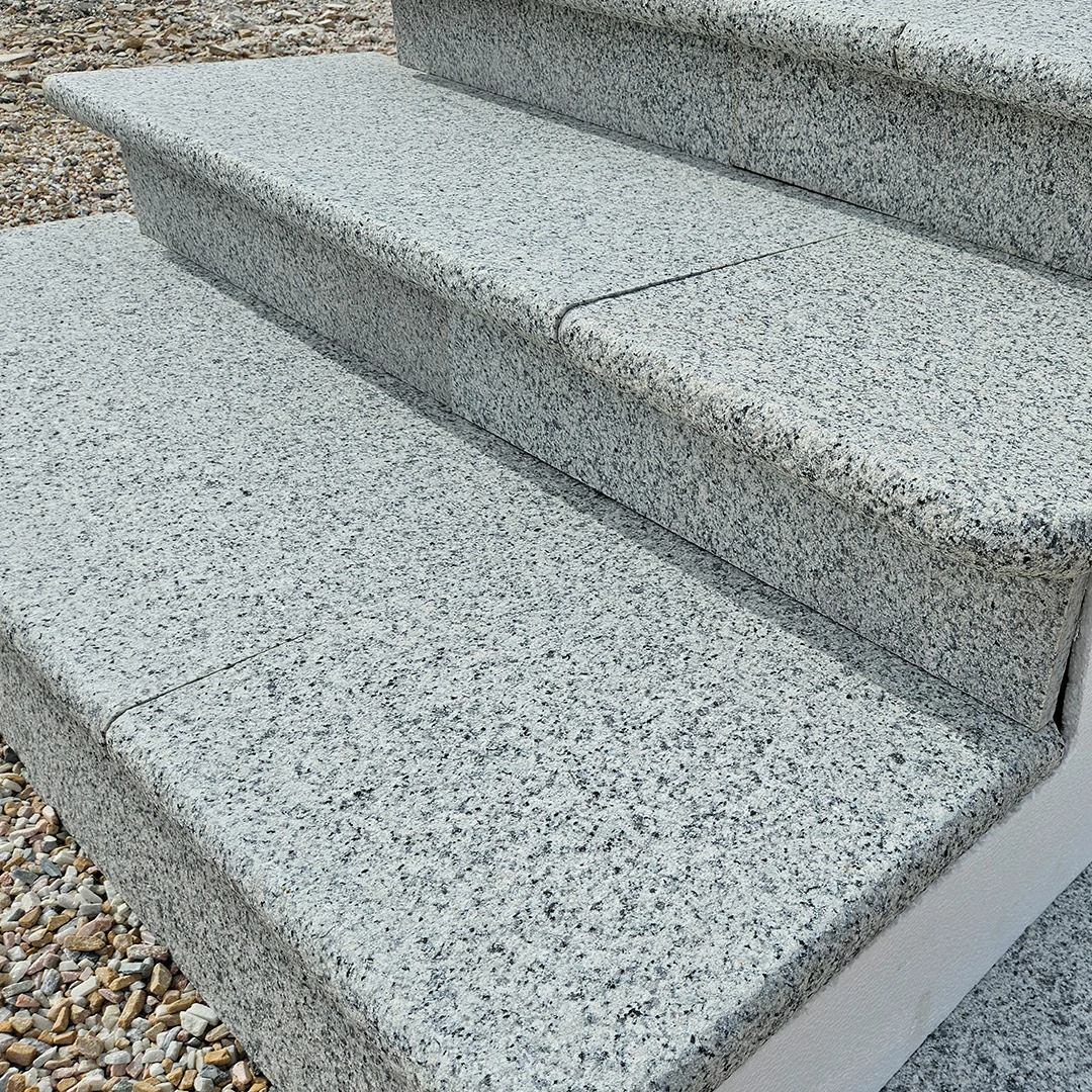 Silver Grey Granite - Bullnose Step Corners - Flamed - 400x400 - 40mm
