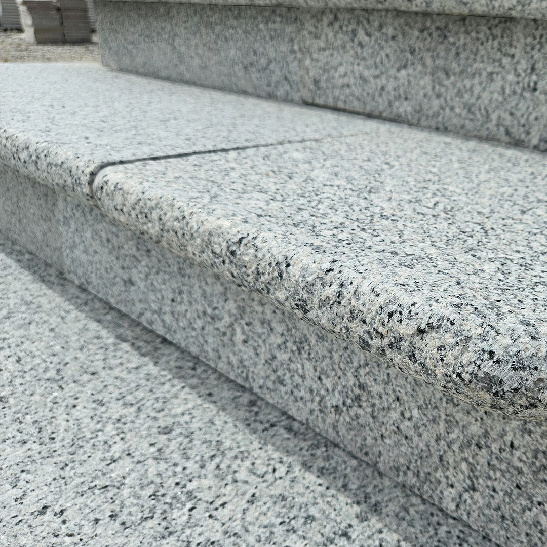 Silver Grey Granite - Bullnose Step Corners - Flamed - 400x400 - 40mm