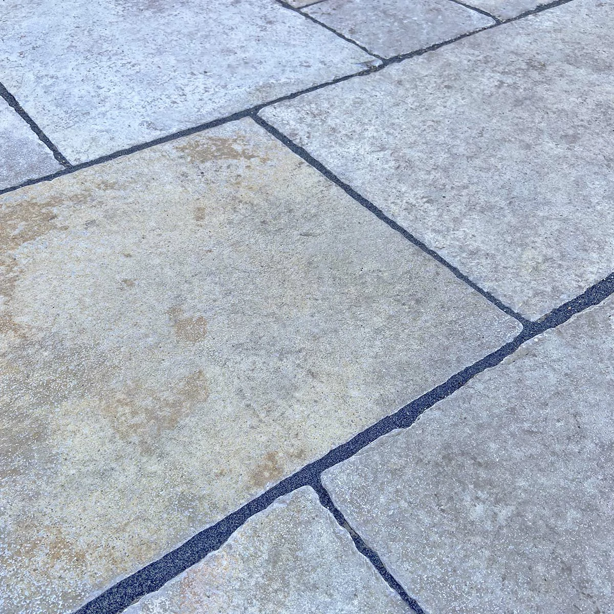 Yellow Indian Limestone Paving Slabs - Tumbled - 600x900 - 22mm