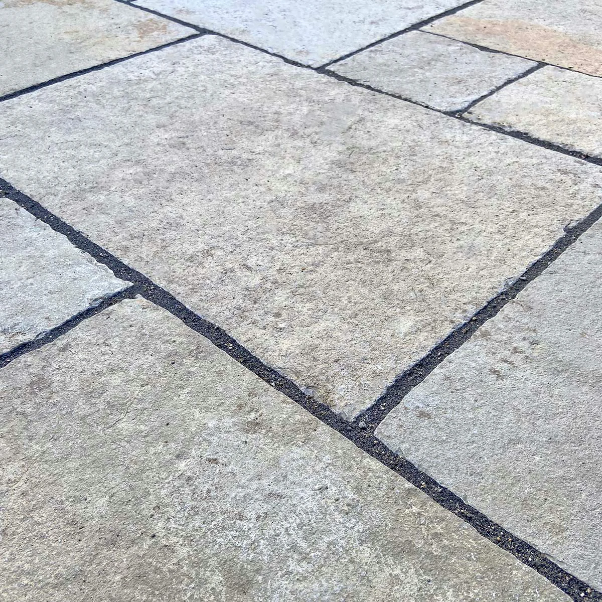 Yellow Indian Limestone Paving Slabs - Tumbled - Patio Kit - 22mm